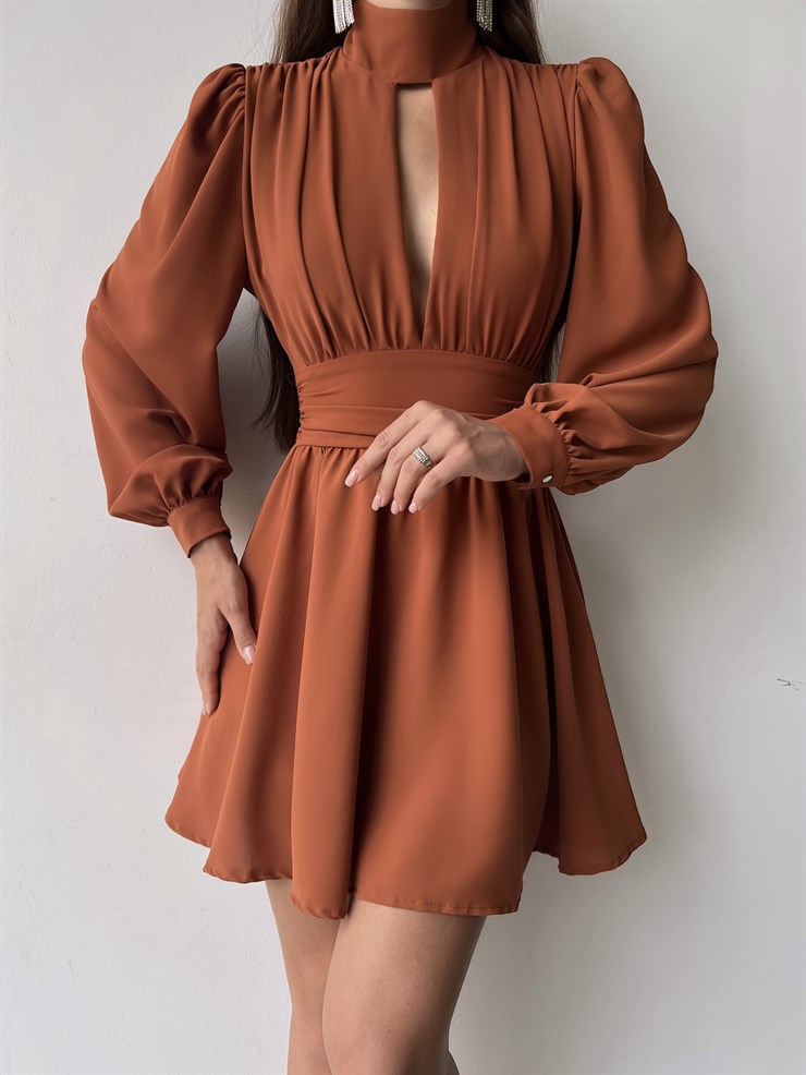 Boğazlı Derin V Yaka Düğmeli Kol Belden Oturtmalı Eteği Volanlı Ivon Kadın Tarçın Mini Elbise 23K000029