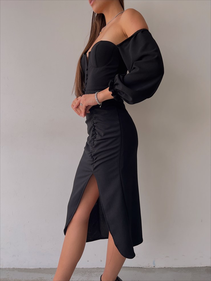 Göğüs Dekolteli Önü Düğme Detaylı Etek Kısmı Yırtmaçlı Varro Kadın Siyah Midi Boy Elbise 23K000109