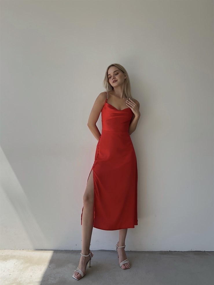 Saten Degaje Yaka Yanı Düğme Detaylı Yırtmaçlı Libor Kadın Kırmızı Elbise 22Y000452