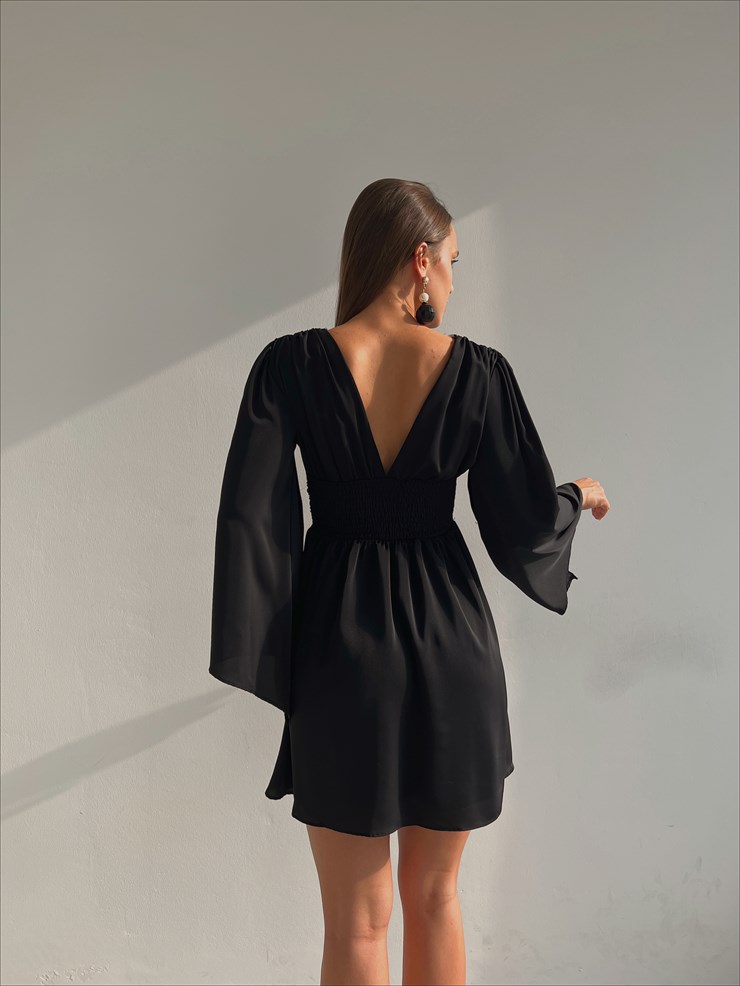 Sırtı Derin V Dekolteli Uzun Geniş Kol Belden Oturtmalı Bel Kısmı Gipeli Oskar Kadın Siyah Mini Elbise 23K000036
