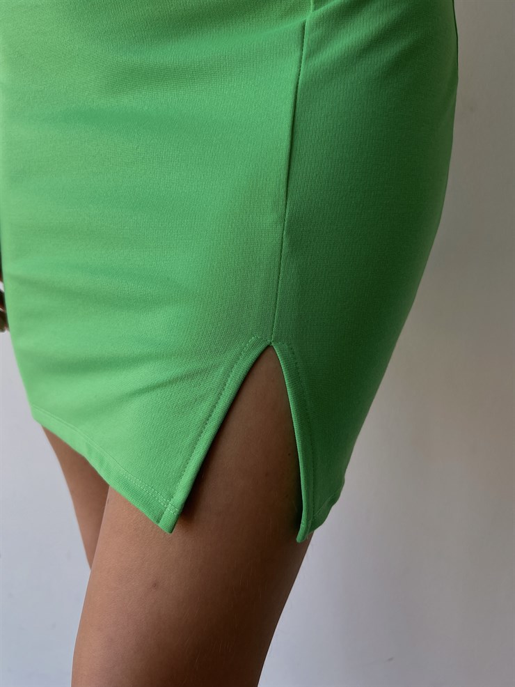 İnce Askılı Sırt Dekolte Önden Yırtmaçlı Nicia Kadın Yeşil Mini Elbise 22Y000490