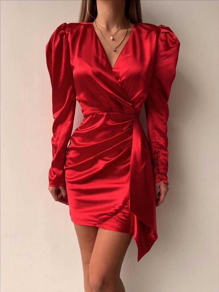 Kuruvaze Yaka Eteği Büzgülü Saten Berangaria Kadın Kırmızı Elbise 22K000242