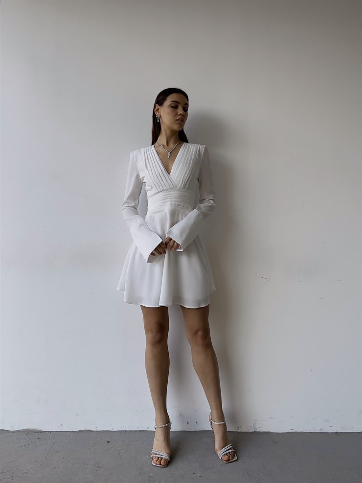 Kruvaze Yaka Eteği Volanlı Uzun Kol Maya Kadın Beyaz Elbise 23K000372