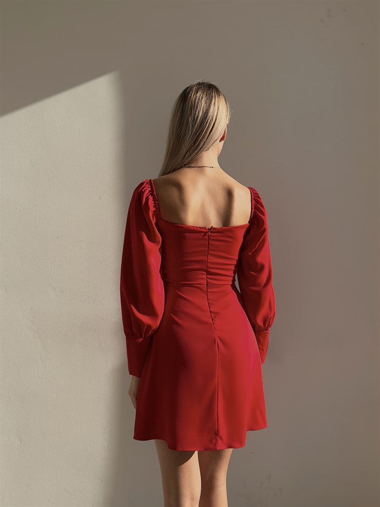 Önü Düğme Detaylı Kare Yaka Balon Kol Liberato Kadın Kırmızı Mini Elbise 23K000101