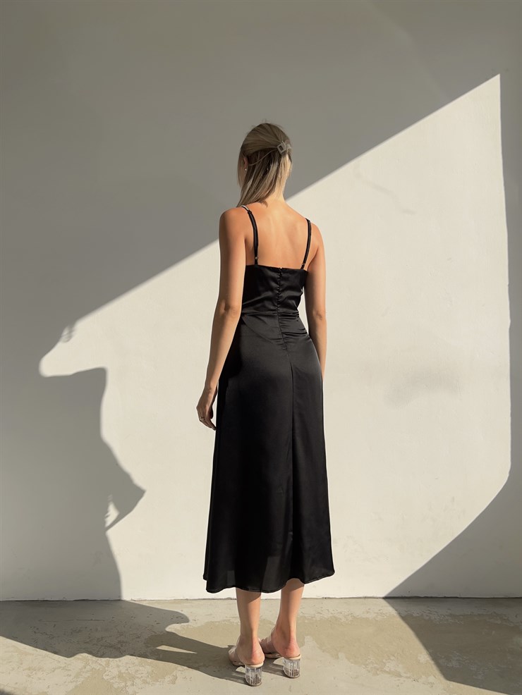 Saten Degaje Yaka Yanı Düğme Detaylı Yırtmaçlı Libor Kadın Siyah Elbise 22Y000452