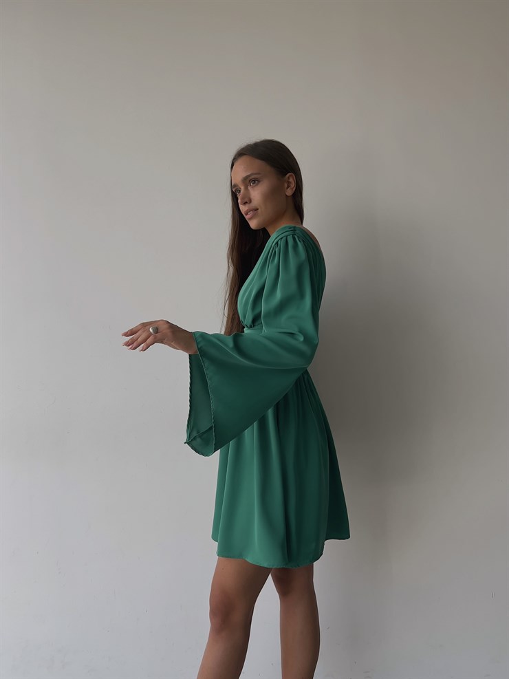 Sırtı Derin V Dekolteli Uzun Geniş Kol Belden Oturtmalı Bel Kısmı Gipeli Oskar Kadın Yeşil Mini Elbise 23K000036