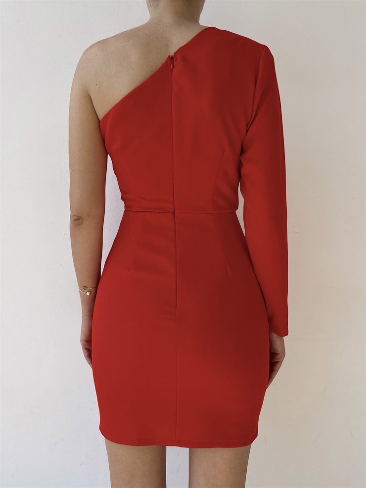 Tek Kol Göğüs Ve Yırtmaç Zincir Deaylı Gonzalo Kadın Kırmızı Elbise 22Y000289