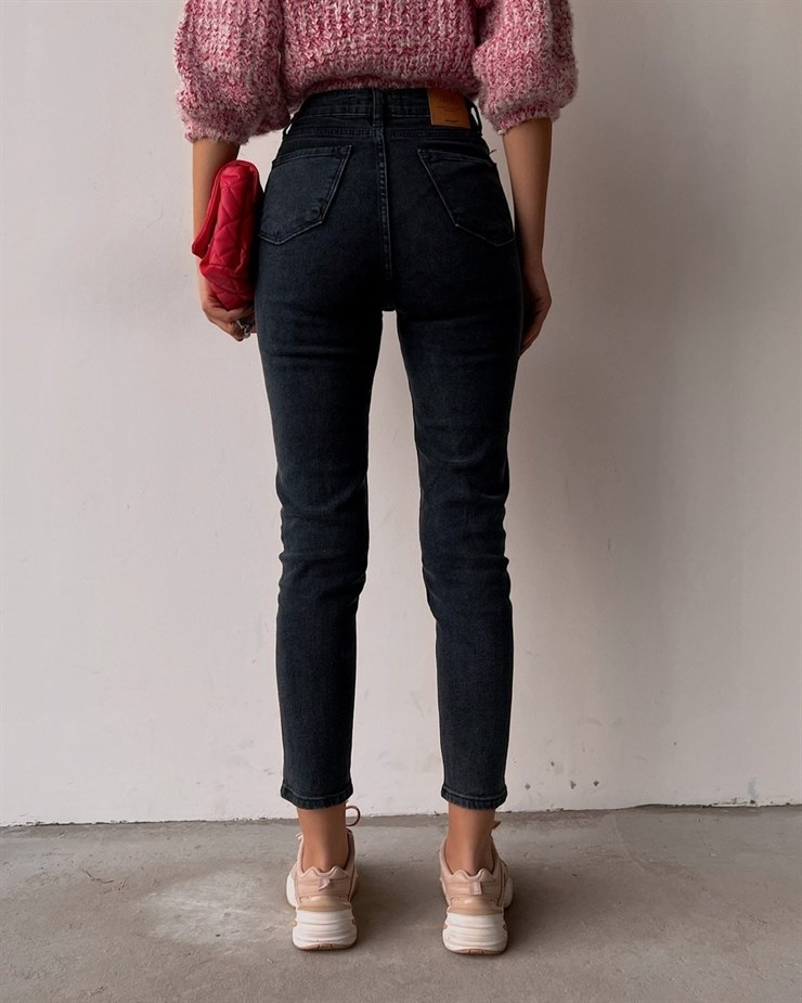 Jenna Mom Slim Jeans 22K000338