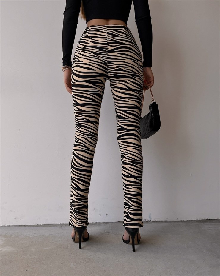 Yüksek Bel Paçası Yırtmaçlı Zebra Desen Kadın Siyah Tayt 22K000493